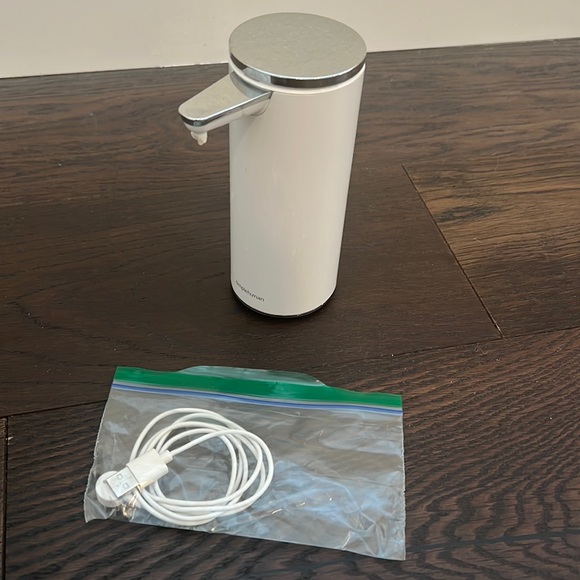 simplehuman Other - simplehuman rechargeable liquid sensor pump / soap dispenser
